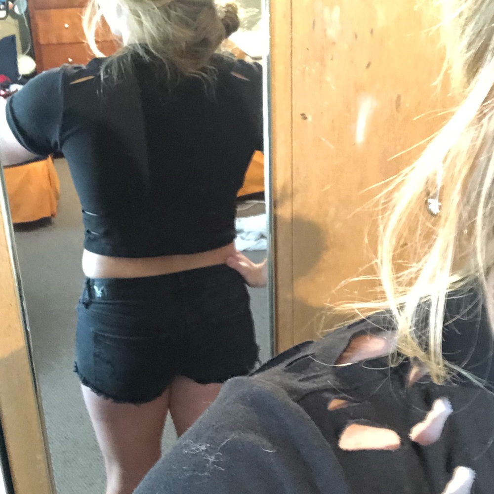 Crop Top With slits - Picture 3 of 3